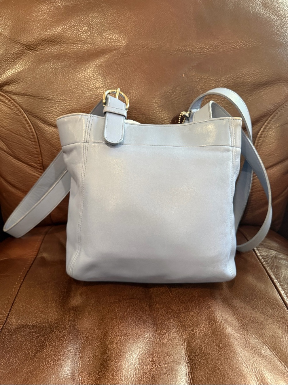 Coach Light Blue Leather Shoulder Bag- Authenticated rare blue color - Picture 3 of 10